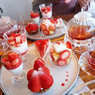 适合做头像的高清草莓蛋糕图片