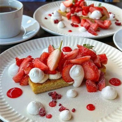 适合做头像的高清草莓蛋糕图片