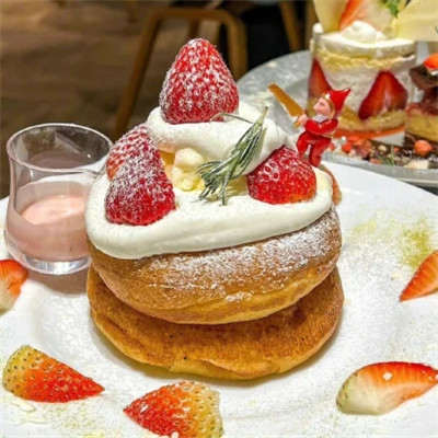 适合做头像的高清草莓蛋糕图片