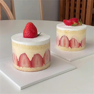 适合做头像的高清草莓蛋糕图片