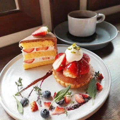 适合做头像的高清草莓蛋糕图片