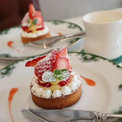 适合做头像的高清草莓蛋糕图片