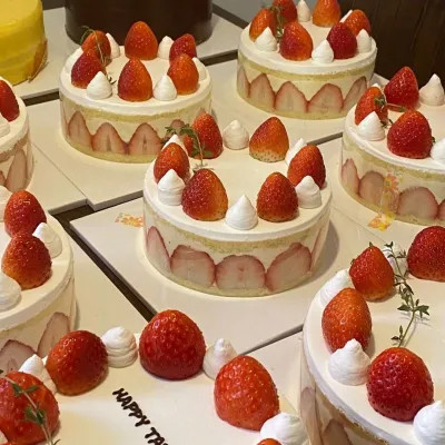 适合做头像的高清草莓蛋糕图片