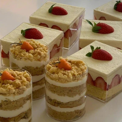 适合做头像的高清草莓蛋糕图片