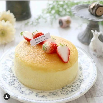 适合做头像的高清草莓蛋糕图片