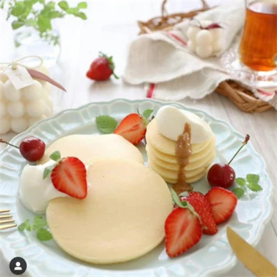 适合做头像的高清草莓蛋糕图片