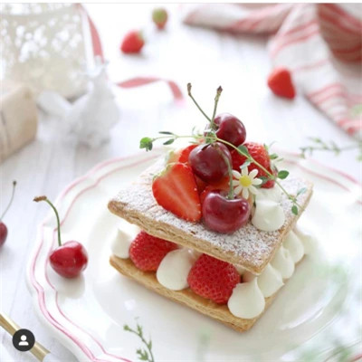 适合做头像的高清草莓蛋糕图片