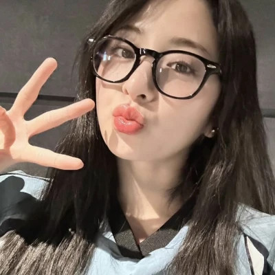头像女图片2025帅个性图片