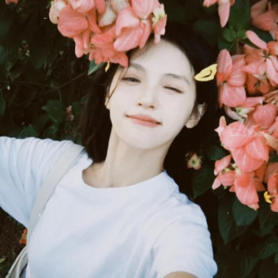 头像胶片风格女生真人高清