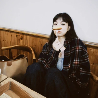 好看女生头像胶片质感真实