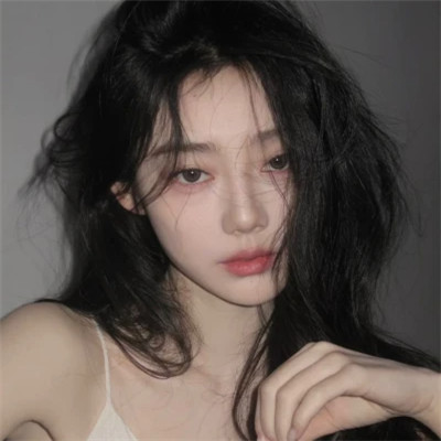 2025年的女生头像真人单张