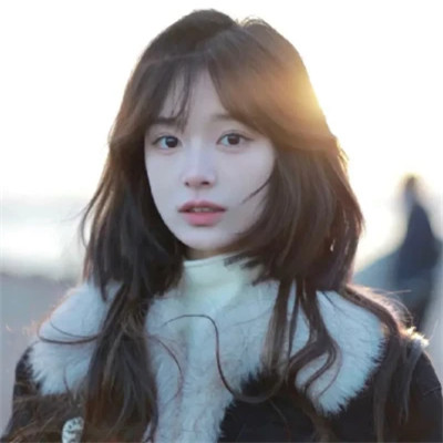 2025年的女生头像真人单张