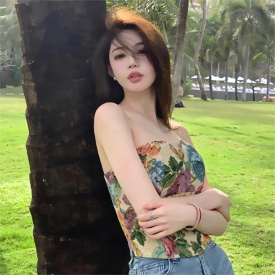 2025年的女生头像真人单张