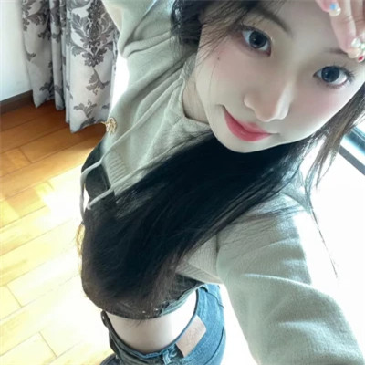 2025年的女生头像真人单张