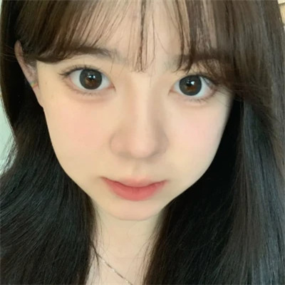 2025年的女生头像真人单张