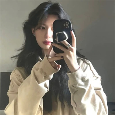2025年的女生头像真人单张
