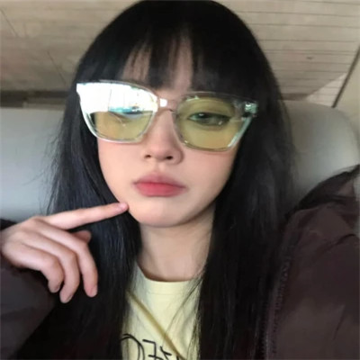 2025年的女生头像真人单张