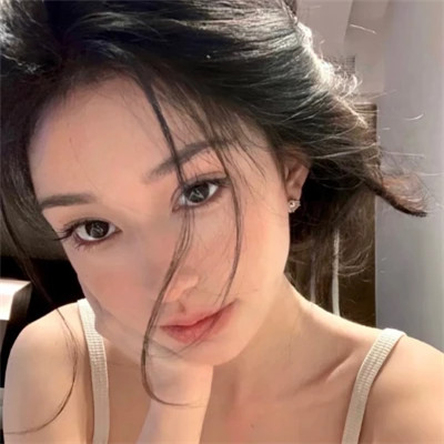 2025年的女生头像真人单张