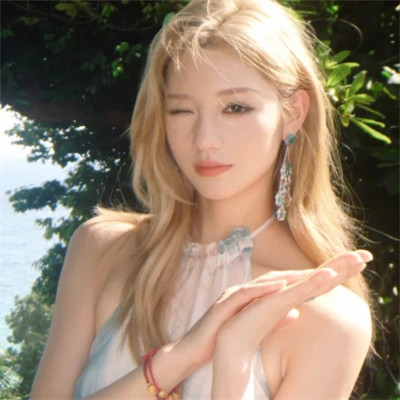 2025年最新头像图片女