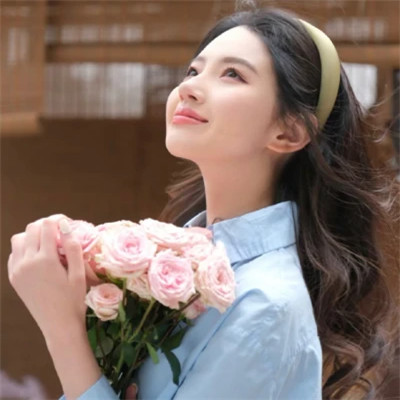 2025微信女生的头像图片真人