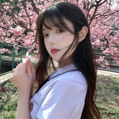 2025微信女生的头像图片真人