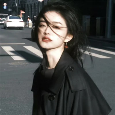 2025微信女生的头像图片真人