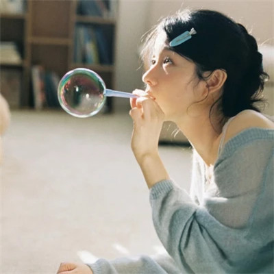 2025微信女生的头像图片真人