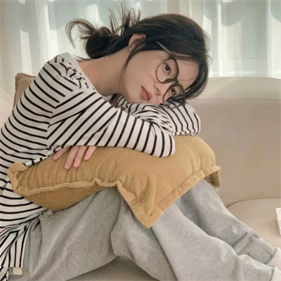 2025微信女生的头像图片真人
