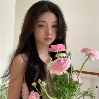 2025微信女生的头像图片真人