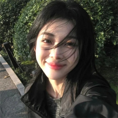 2025微信女生的头像图片真人