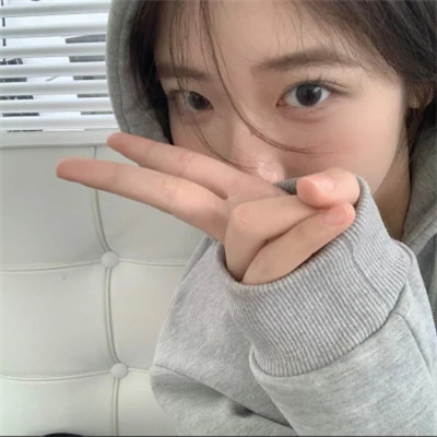 2025超火微信头像女真人