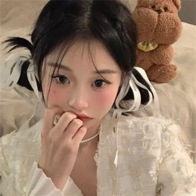 2025超火微信头像女真人