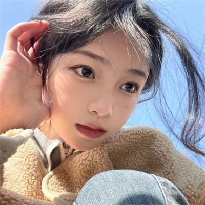 2025超火微信头像女真人