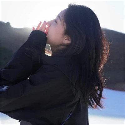 2025超火微信头像女真人