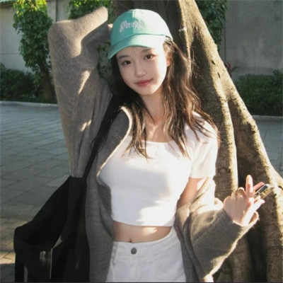 2025超火微信头像女真人