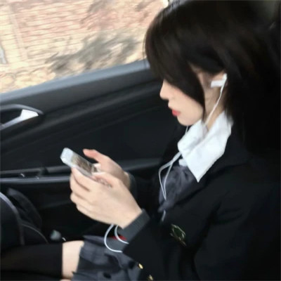 2025超火微信头像女真人
