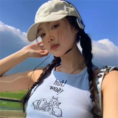 2025超火微信头像女真人