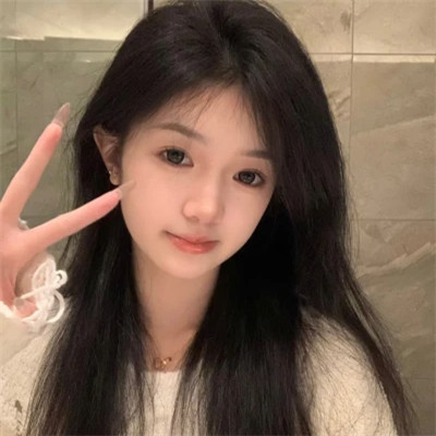 2025超火微信头像女真人