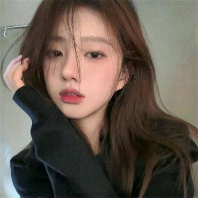 2025超火微信头像女真人