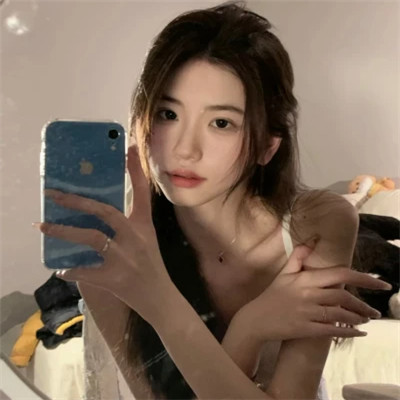 好看的微信女生版真人头像