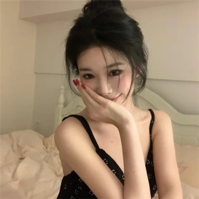 好看的微信女生版真人头像