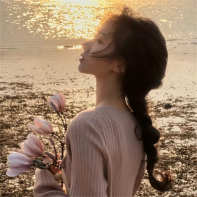 好看的微信女生版真人头像