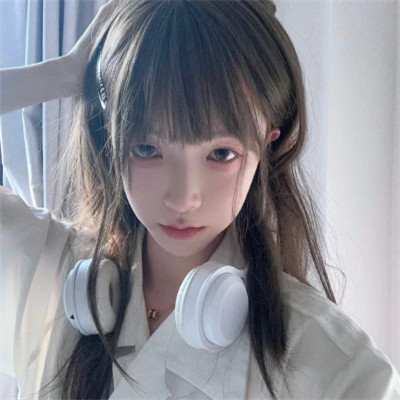 好看的微信女生版真人头像