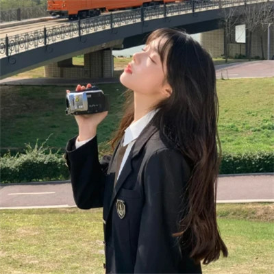 好看的微信女生版真人头像