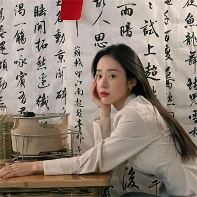 好看的微信女生版真人头像