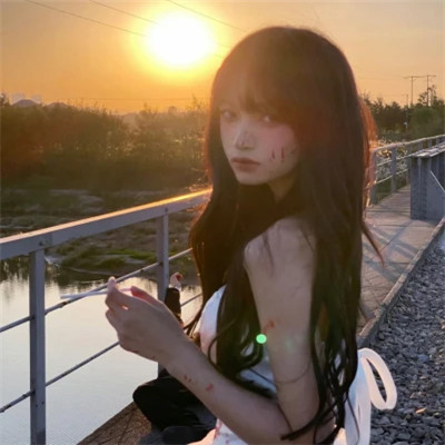 精选微信女生头像真人