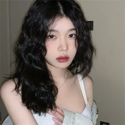 2025最新款微信女生头像真人
