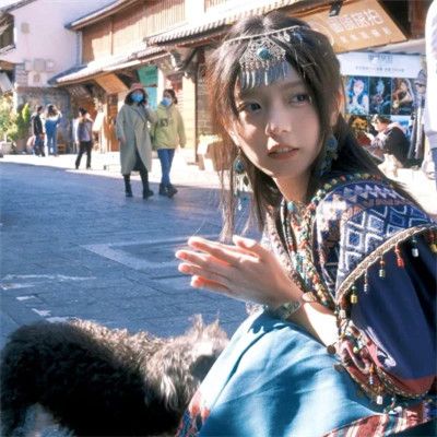 2025最新款微信女生头像真人