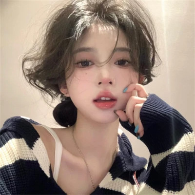 2025最新款微信女生头像真人