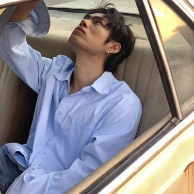 2025帅气男生微信头像
